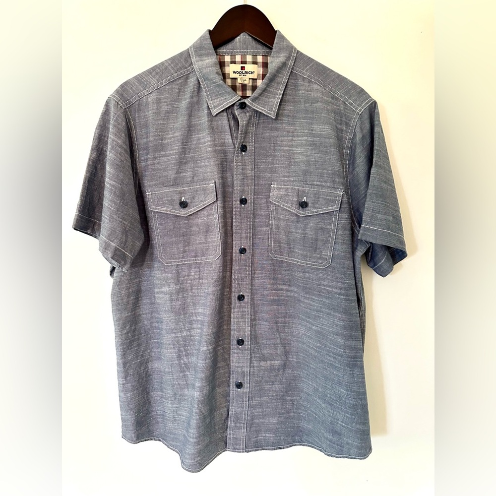 Woolrich Men's Short Sleeve Button-Down Shirt in blue size L